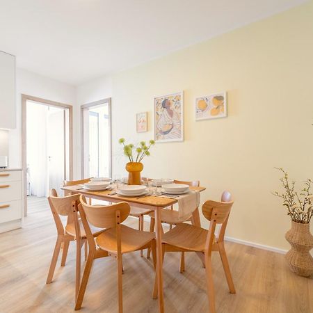 Bright 2Br - 5Th Floor, Balcony, Free Parking By Gravity Pragueアパートメント エクステリア 写真