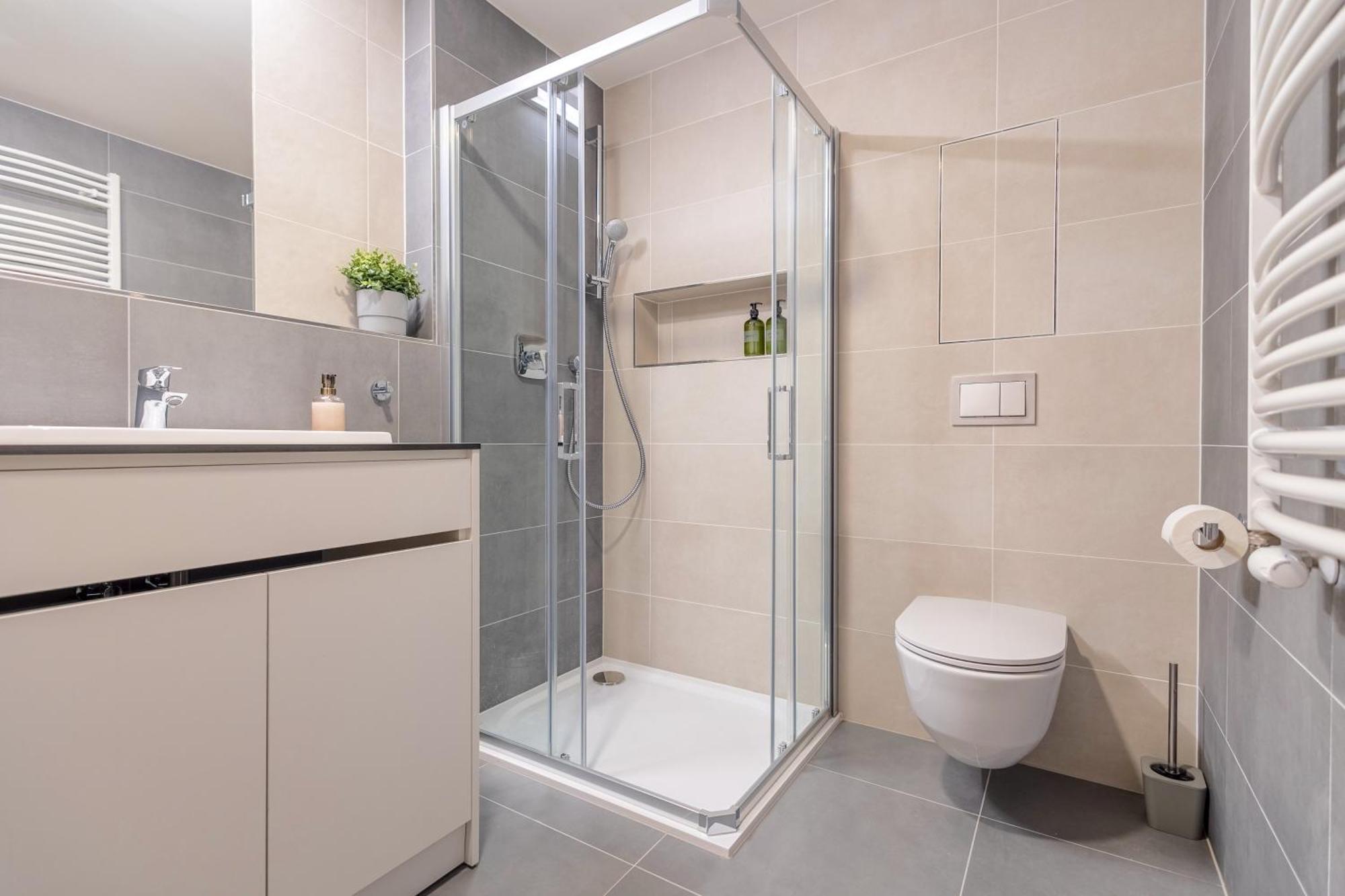 Bright 2Br - 5Th Floor, Balcony, Free Parking By Gravity Pragueアパートメント エクステリア 写真