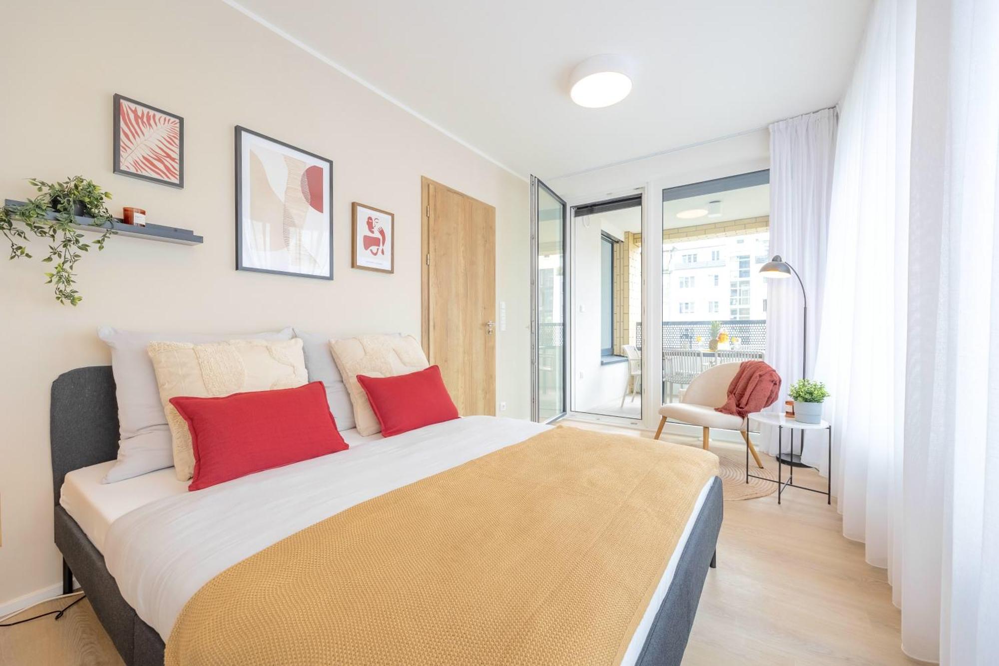 Bright 2Br - 5Th Floor, Balcony, Free Parking By Gravity Pragueアパートメント エクステリア 写真