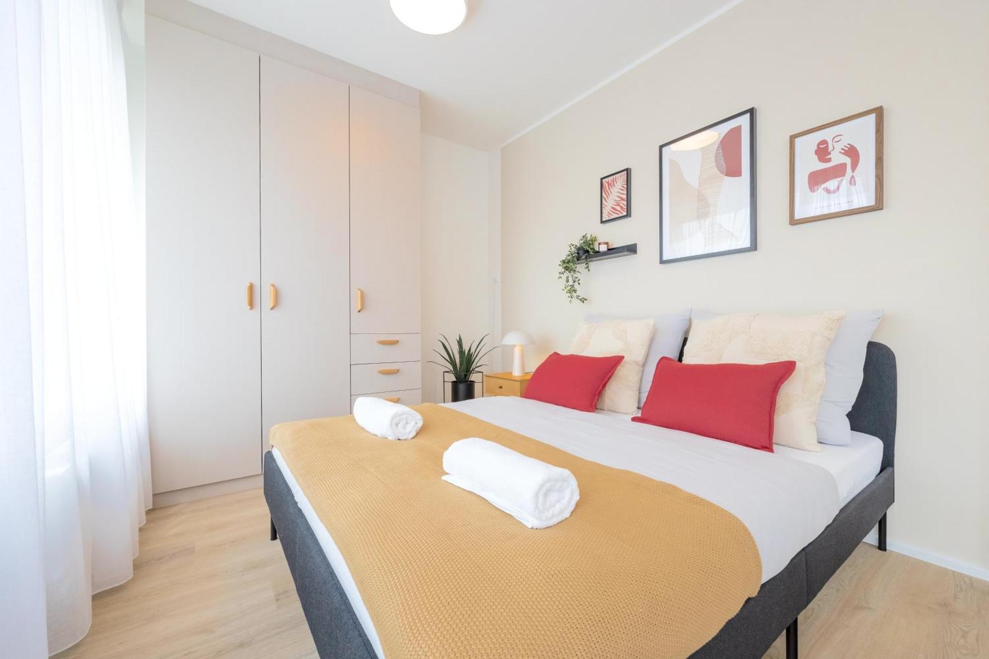 Bright 2Br - 5Th Floor, Balcony, Free Parking By Gravity Pragueアパートメント エクステリア 写真